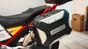 Moto Guzzi V85 TT Evocative Graphics (2019 - 20)  (3)