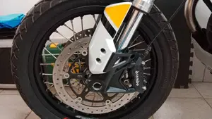 Moto Guzzi V85 TT Evocative Graphics (2019 - 20)  (11)