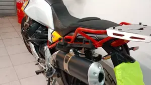 Moto Guzzi V85 TT Evocative Graphics (2019 - 20)  (18)