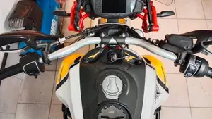 Moto Guzzi V85 TT Evocative Graphics (2019 - 20)  (19)
