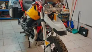 Moto Guzzi V85 TT Evocative Graphics (2019 - 20)  (20)