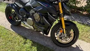 Ducati Streetfighter V4 S (2023 - 24) 