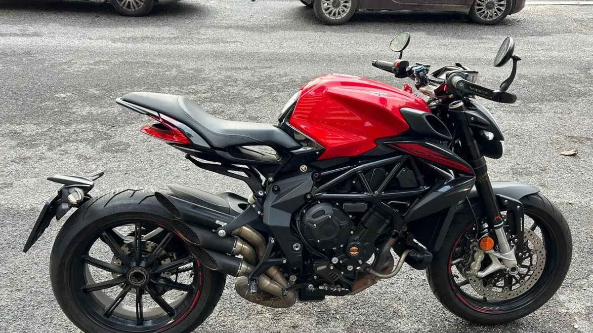 MV Agusta Dragster 800 Rosso (2021 - 23)  (3)
