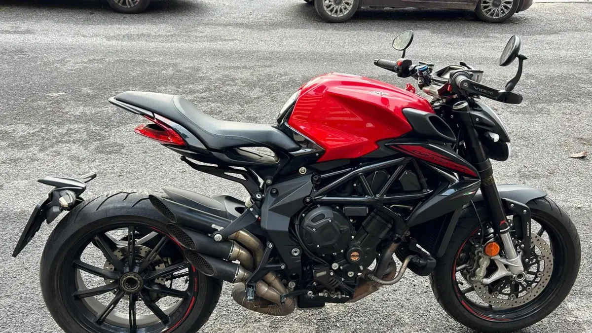 MV Agusta Dragster 800 Rosso (2021 - 23)  (4)