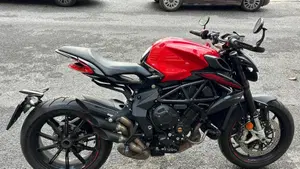 MV Agusta Dragster 800 Rosso (2021 - 23)  (4)