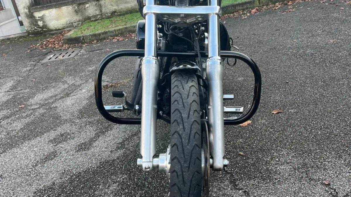 Harley-Davidson 1690 Wide Glide (2010 - 17) - FXDWG  (5)