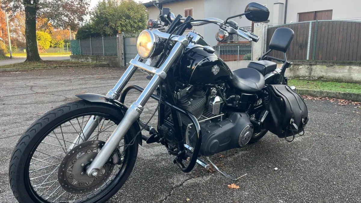 Harley-Davidson 1690 Wide Glide (2010 - 17) - FXDWG  (9)