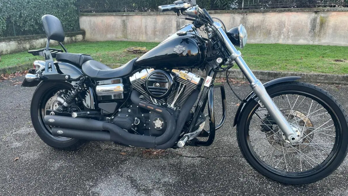 Harley-Davidson 1690 Wide Glide (2010 - 17) - FXDWG  (14)
