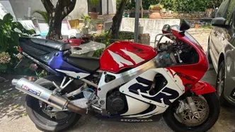 Honda CBR 900 RR (1998 - 99) usata