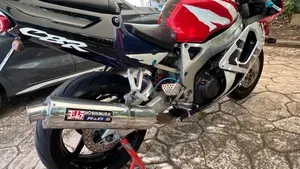 Honda CBR 900 RR (1998 - 99)  (2)