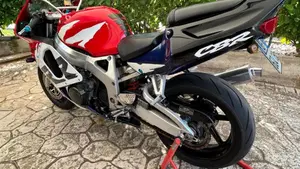Honda CBR 900 RR (1998 - 99)  (3)