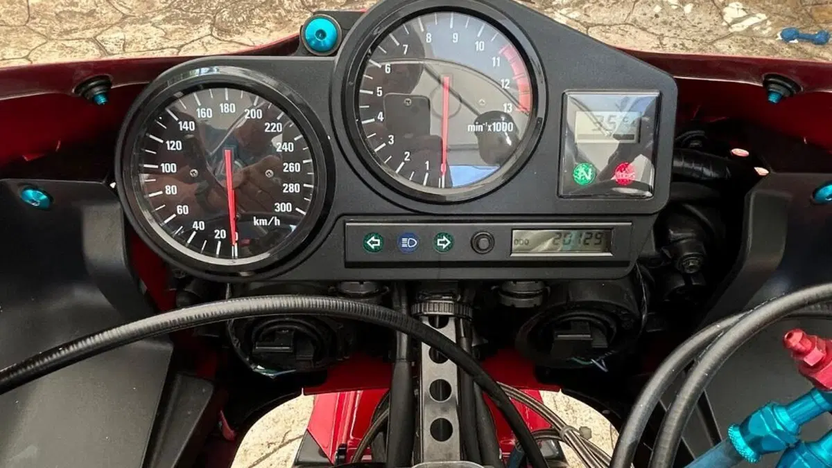 Honda CBR 900 RR (1998 - 99)  (4)