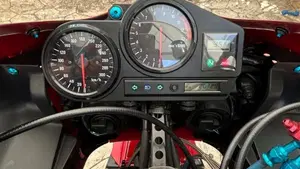 Honda CBR 900 RR (1998 - 99)  (4)