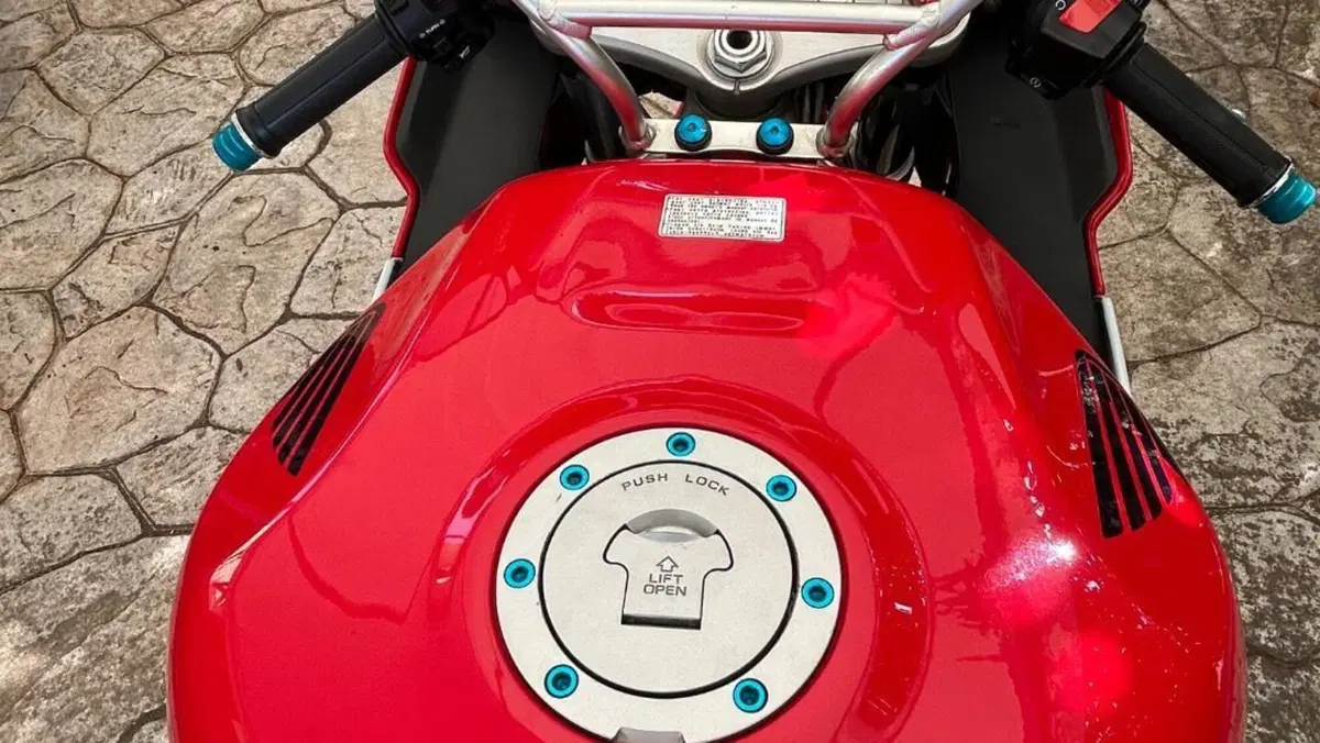 Honda CBR 900 RR (1998 - 99)  (5)
