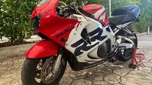 Honda CBR 900 RR (1998 - 99)  (6)