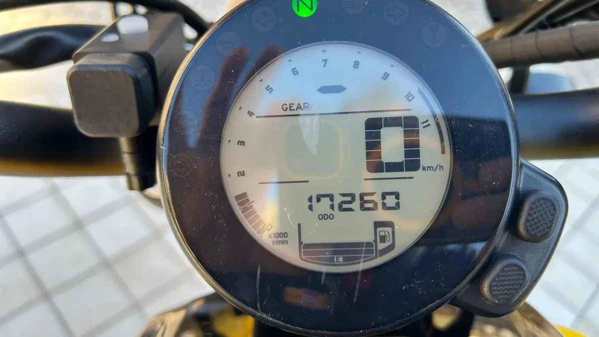 Yamaha XSR 700 ABS 60th Anniversary (2016 - 18)  (10)