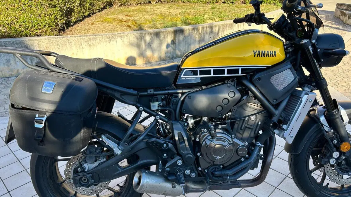 Yamaha XSR 700 ABS 60th Anniversary (2016 - 18)  (16)