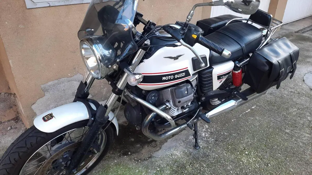 Moto Guzzi V7 Classic (2008 - 12)  (2)