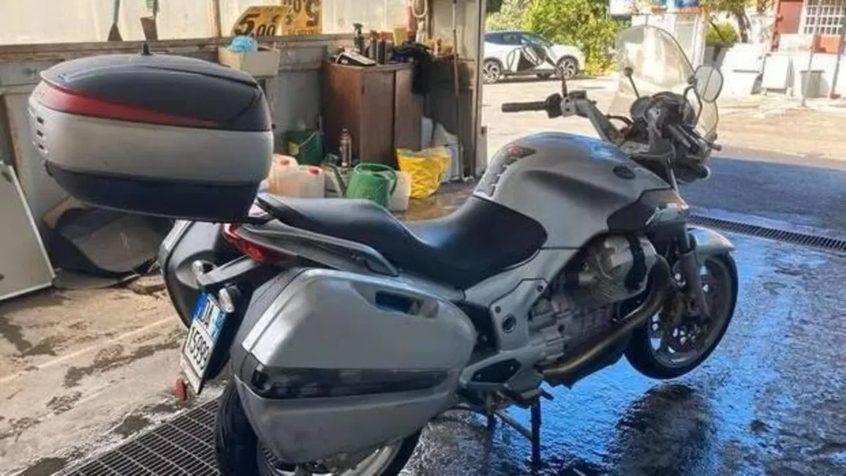 Moto Guzzi Breva 1200  (2)