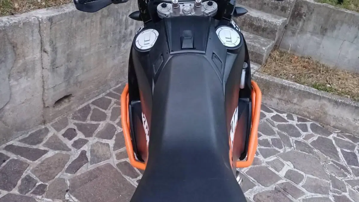 KTM 990 Adventure R (2009 - 11)  (2)
