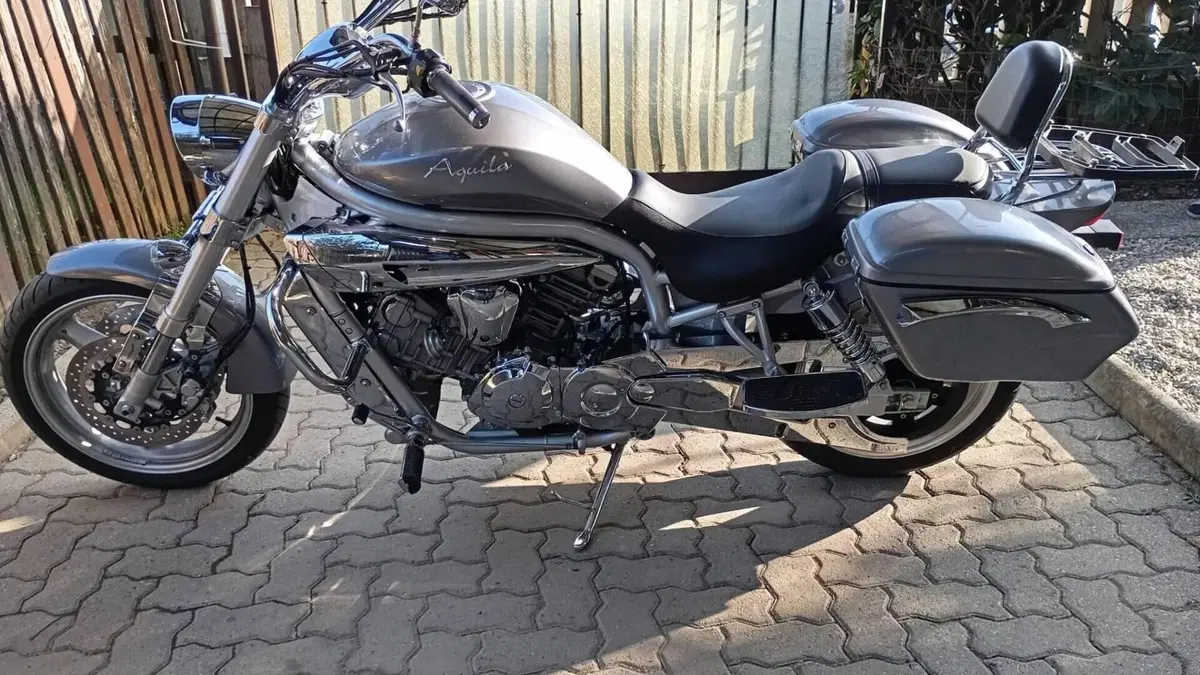 Hyosung Aquila 650 GV (2006 - 16)  (2)