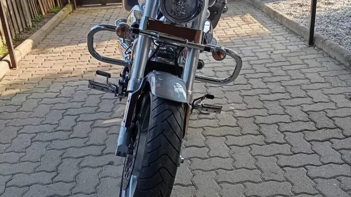 Hyosung Aquila 650 GV (2006 - 16)  (4)