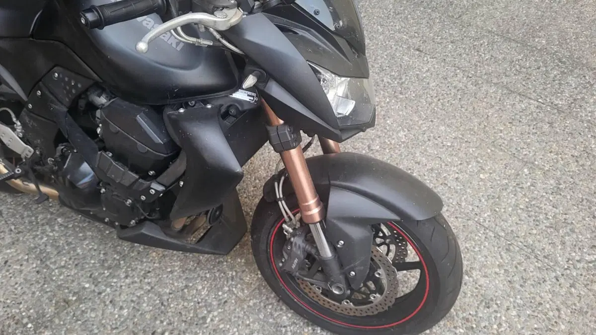 Kawasaki Z 750 R (2011 - 14)  (5)