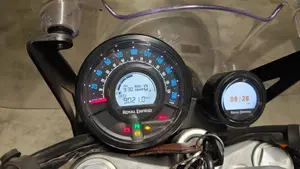 Royal Enfield Super Meteor 650 (2023 - 26)  (2)