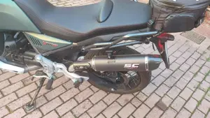 Moto Guzzi V85 TT (2021 - 23)  (2)