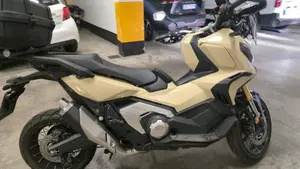 Honda X-ADV 750 DCT (2021 - 24)  (10)