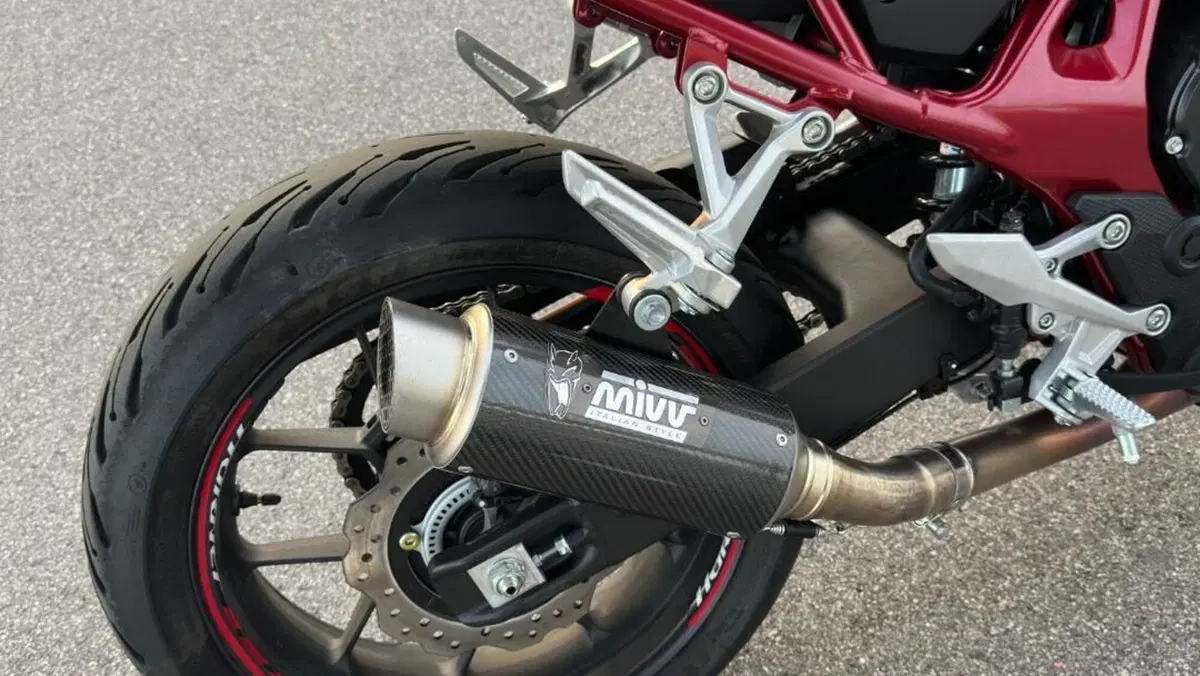 Honda CB 750 Hornet (2023 - 24)  (5)