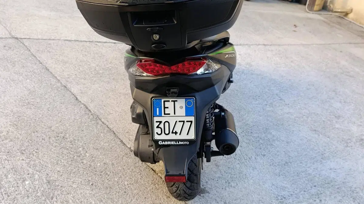 Kawasaki J 300 (2017 - 21)  (4)