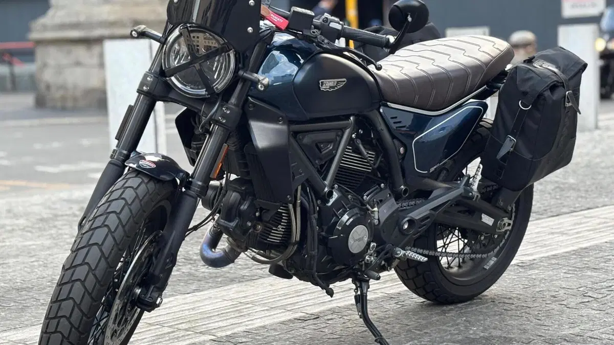 Ducati Scrambler 800 Nightshift (2023 - 24)  (5)