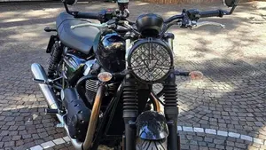 Triumph Speed Twin 900 Stealth Edition (2024)  (3)