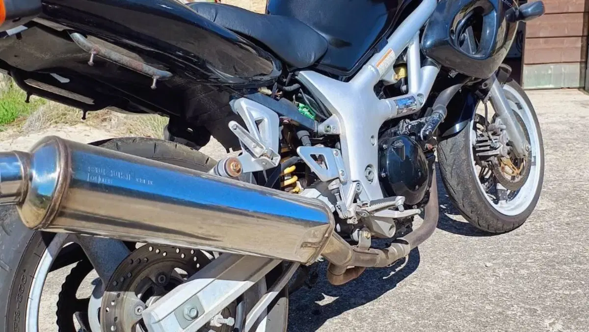 Suzuki SV 650 S (1999 - 02)  (4)