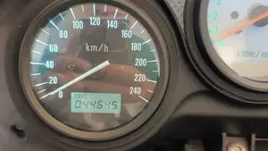Suzuki SV 650 S (1999 - 02)  (6)