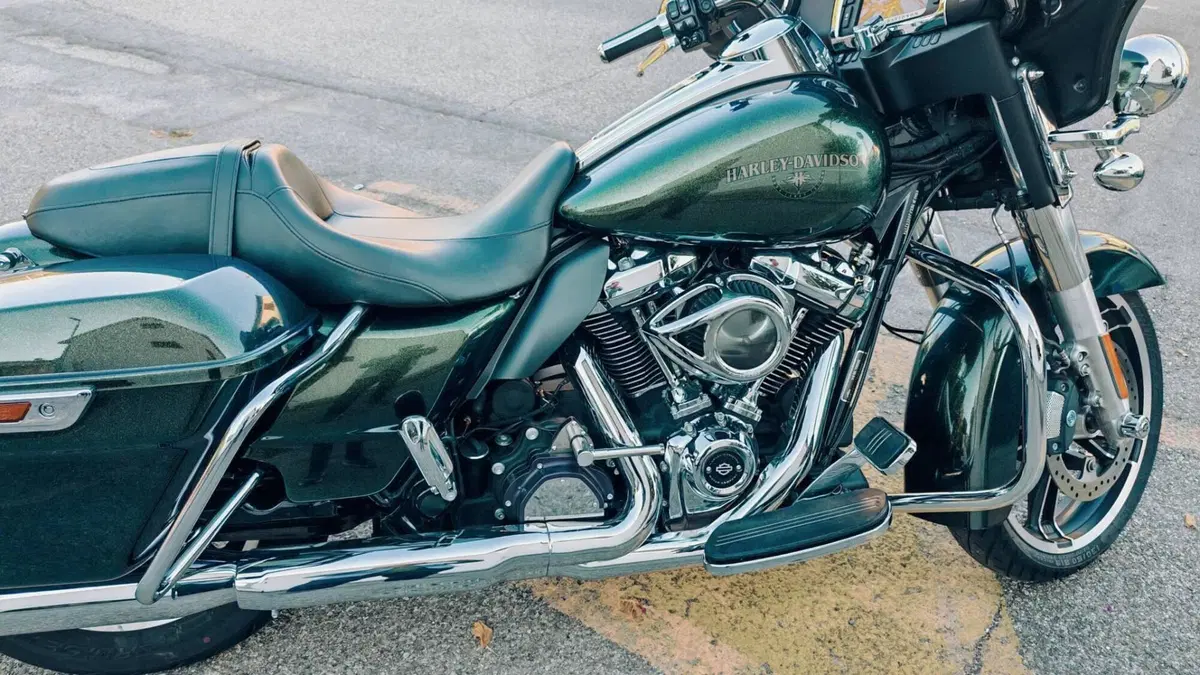 Harley-Davidson 107 Street Glide (2017 - 19) - FLHX  (5)