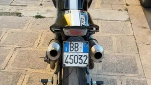 Ducati Monster 620 Dark (2003 - 06)  (5)