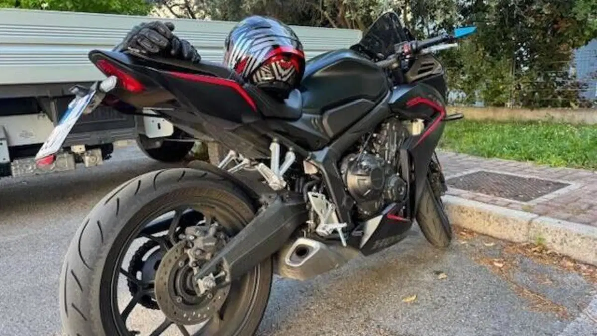 Honda CBR 650 R (2024 - 26)  (2)