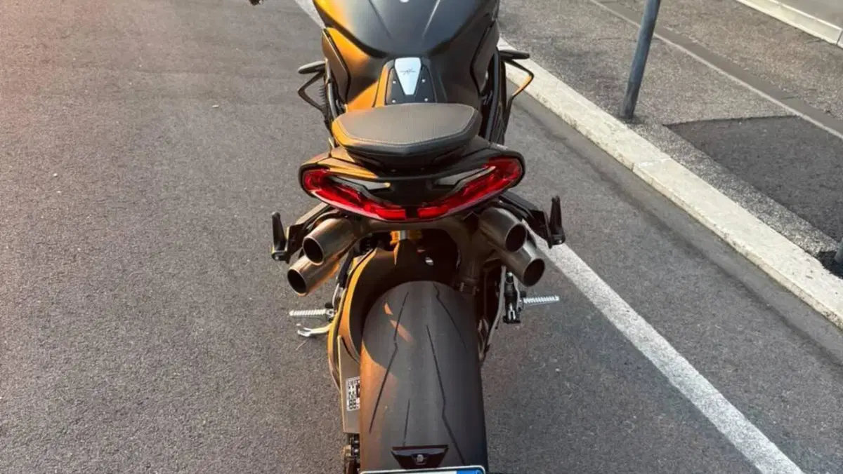 MV Agusta Brutale 1000 RR (2021 - 25)  (5)