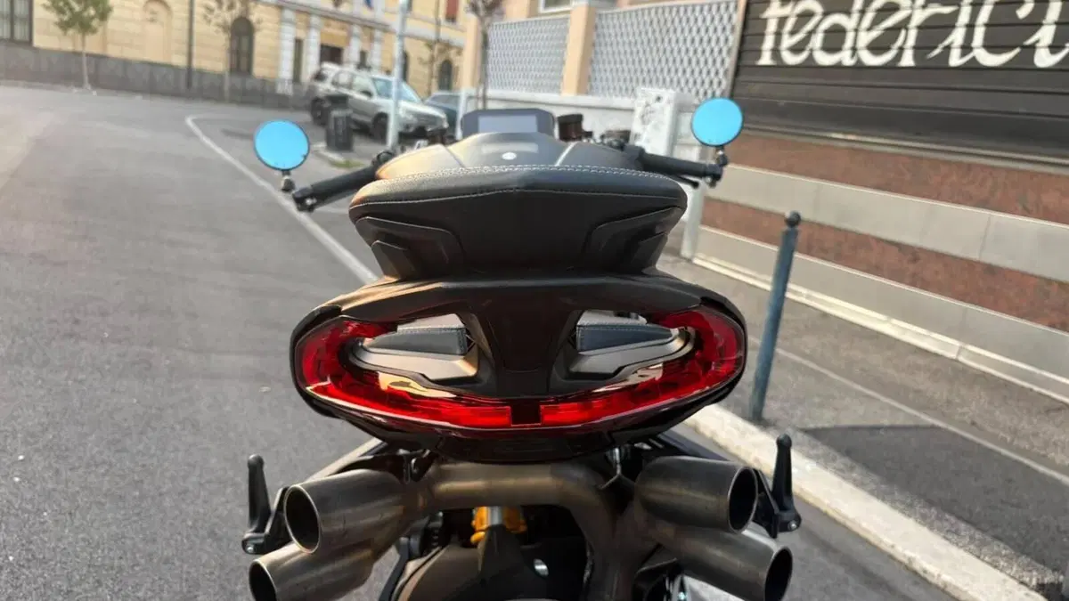 MV Agusta Brutale 1000 RR (2021 - 25)  (7)