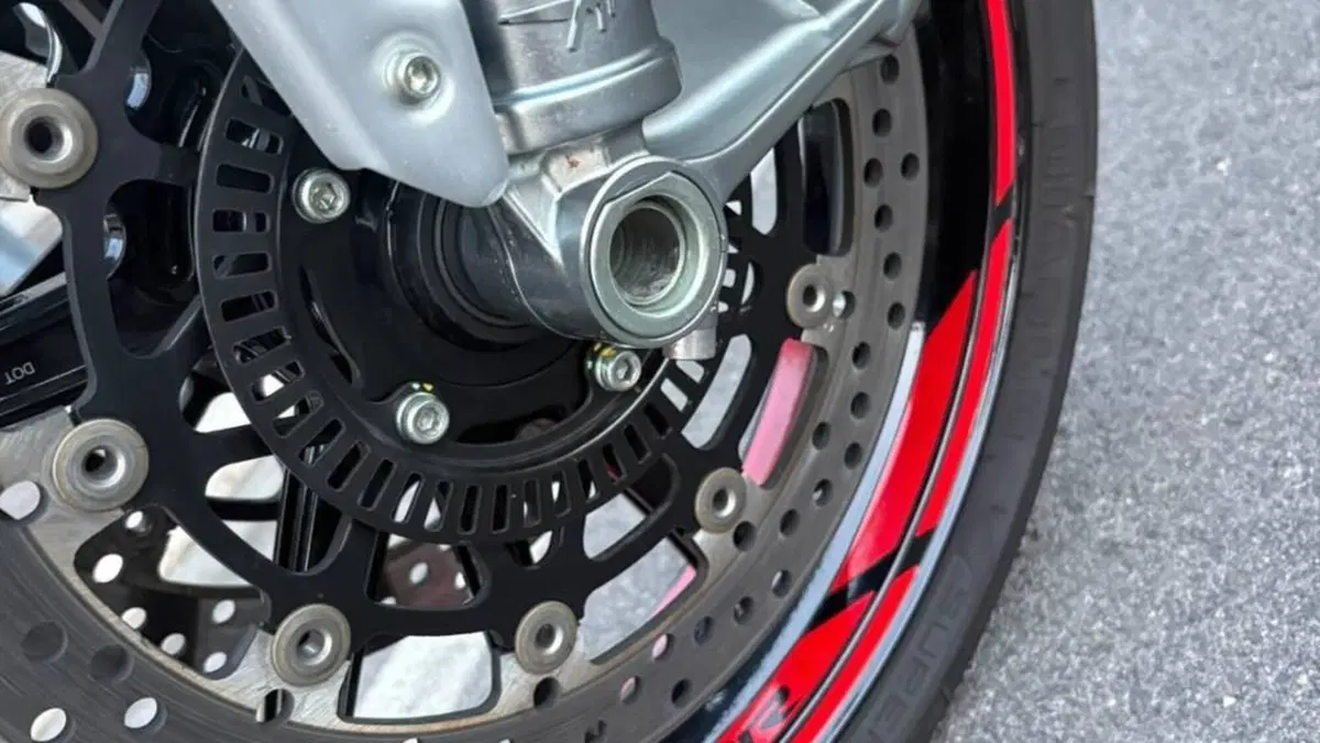 MV Agusta Brutale 1000 RR (2021 - 25)  (9)