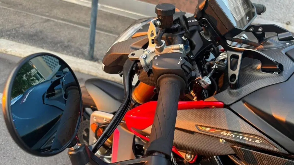 MV Agusta Brutale 1000 RR (2021 - 25)  (16)