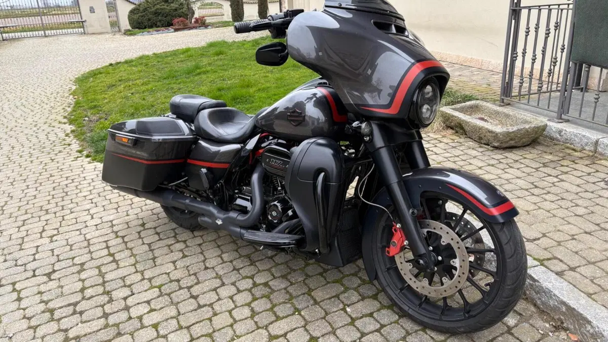 Harley-Davidson 117 Street Glide (2018 - 20) - FLHXSE  (2)