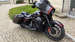 Harley-Davidson 117 Street Glide (2018 - 20) - FLHXSE  (2)