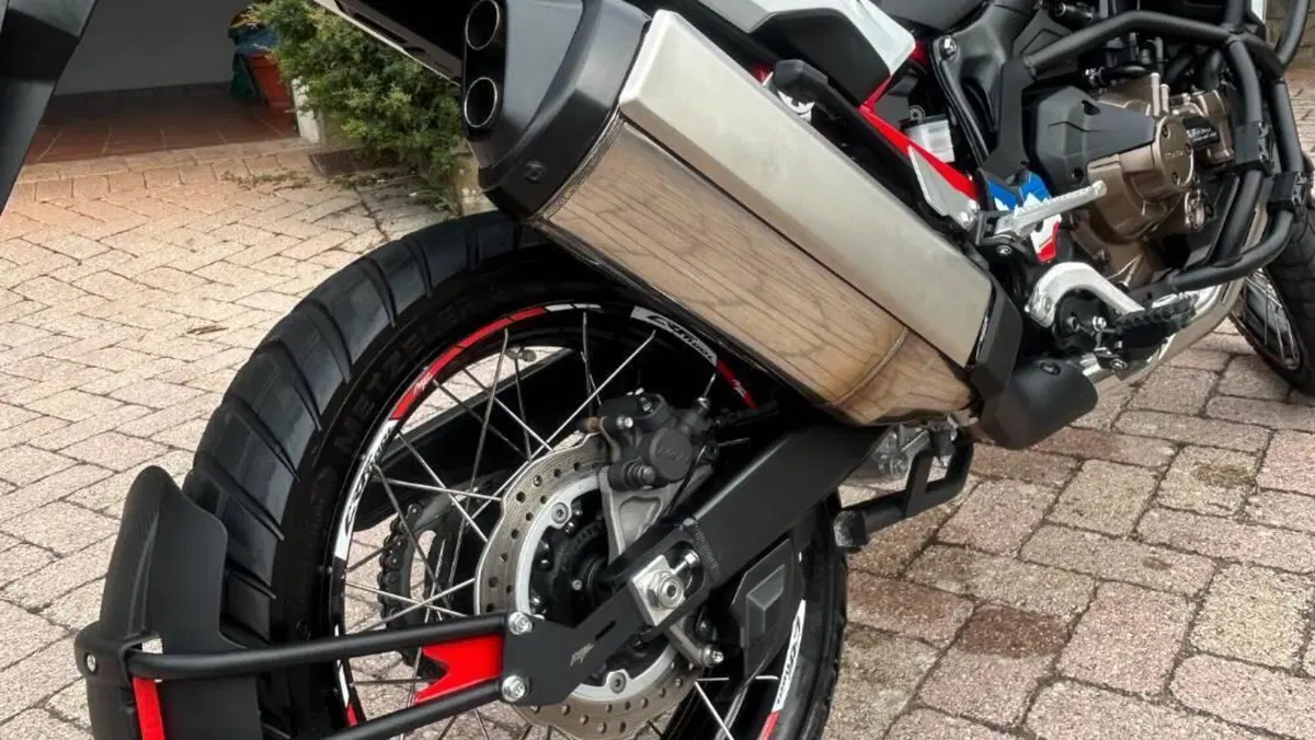 Honda Africa Twin CRF 1100L ES DCT (2024 - 26)  (8)