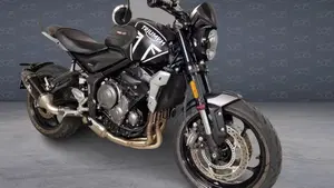 Triumph Trident 660 (2021 - 24)  (2)