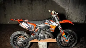 KTM 125 EXC (2009)  (4)