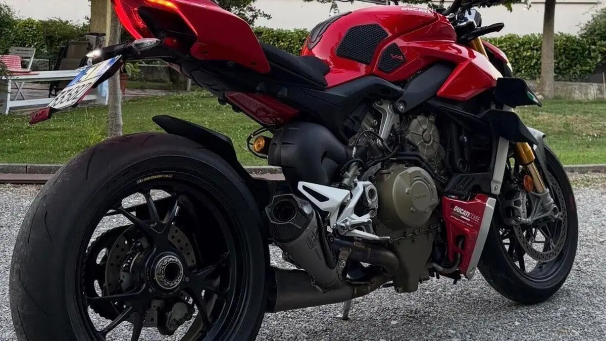 Ducati Streetfighter V4 1100 S (2021 - 22)  (2)