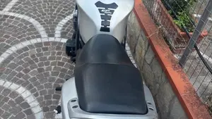 Yamaha FZS 600 Fazer (1998 - 01)  (3)